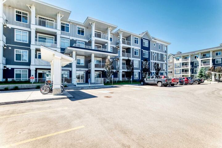 Property Photo:  300 Auburn Meadows Common SE 402  AB T3M 3E7 