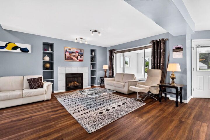 Property Photo:  67 Douglas Ridge View SE  AB T2Z 3C3 