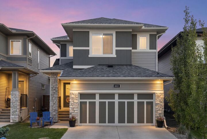 Property Photo: 642 Kingsmere Way SE AB T4A 0X7