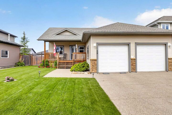 10 Vantage Crescent — photo 1