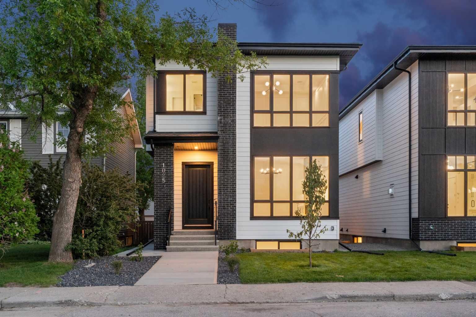 Property Photo: 1025 32 Avenue NW AB T2K 0B2