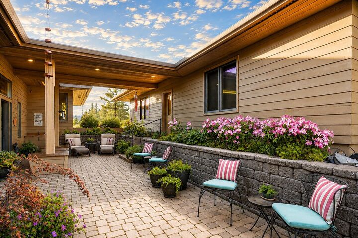 Property Photo: 905 Dancing Bears CA 96122
