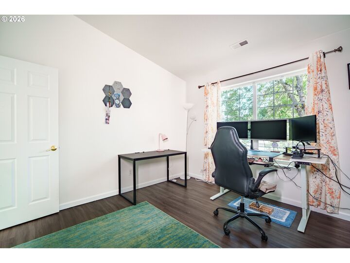 Property Photo: 804 NW Brookhill St OR 97124