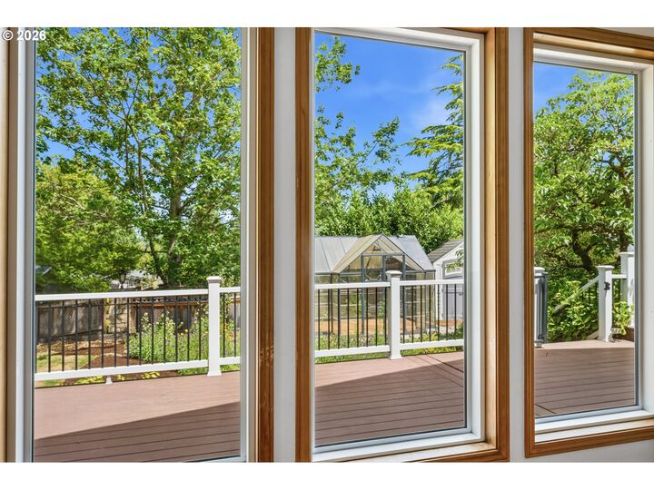 Property Photo:  8887 SW 67th Pl  OR 97223 