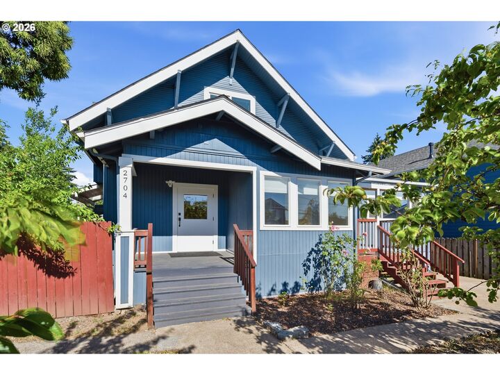 Property Photo: 2704 SE 84th Ave OR 97266