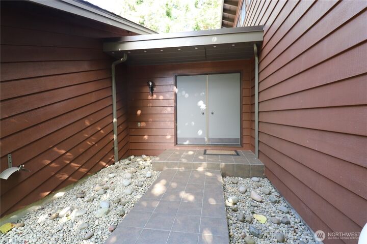 Property Photo:  502  Val Vista Drive  WA 98563 