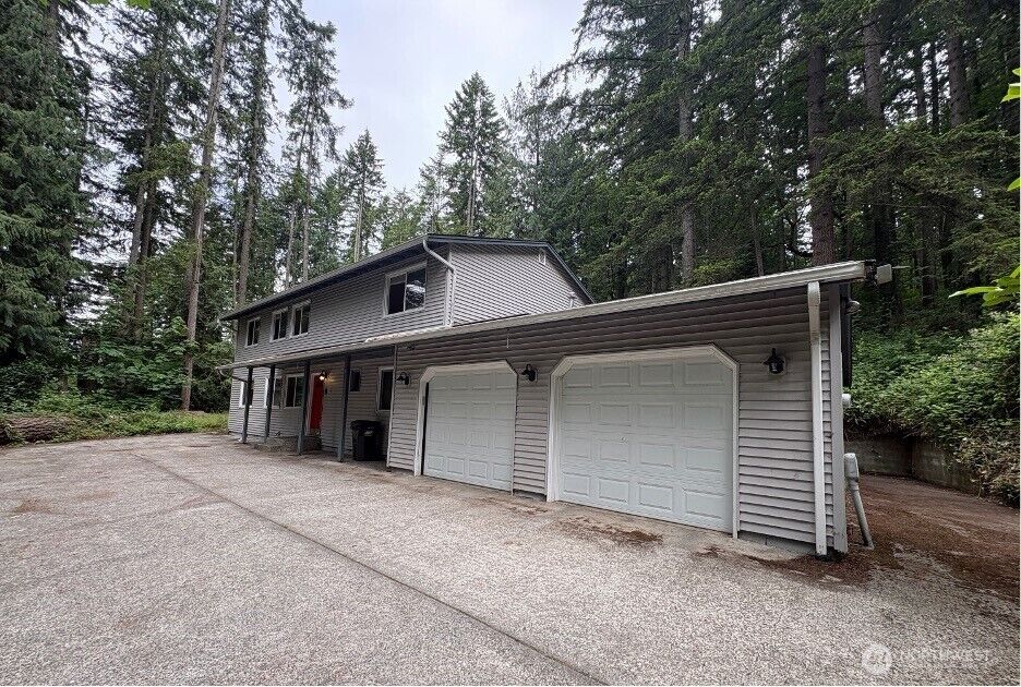 Property Photo: 24404 SE Mirrormont Boulevard WA 98027