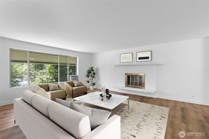 Property Photo:  203  105th Avenue SE  WA 98004 