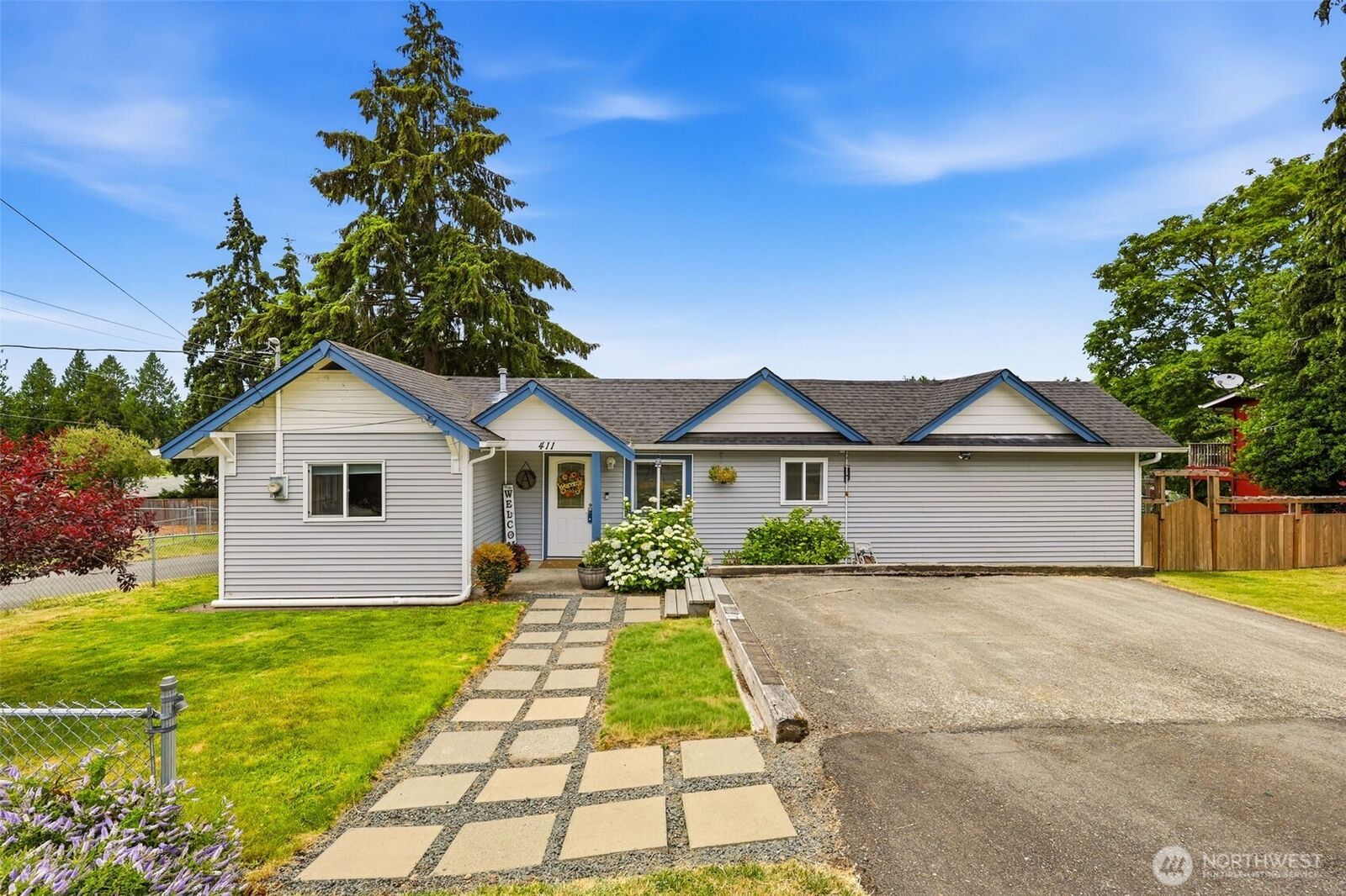 Property Photo:  411  23rd Avenue  WA 98354 
