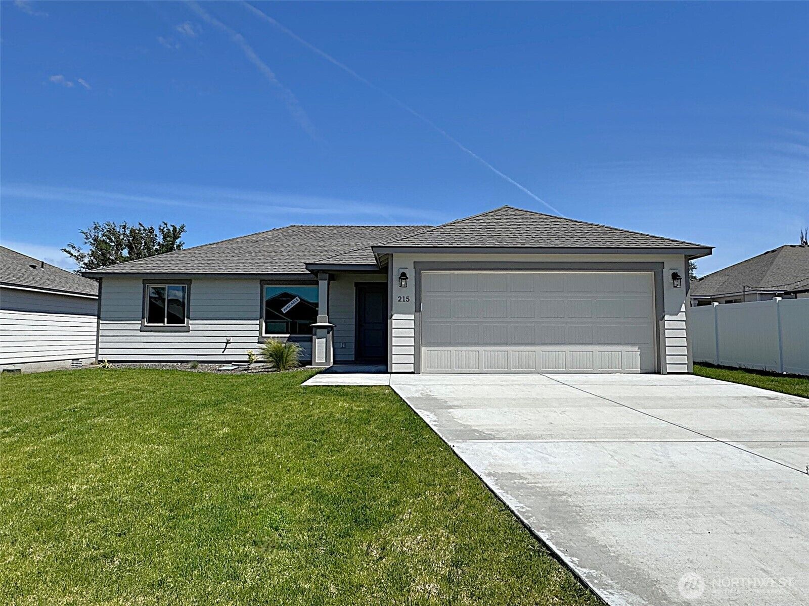 Property Photo:  215  Lessor Loop  WA 98837 