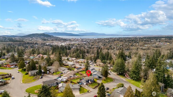 Property Photo: 2825 E Crestline Drive WA 98226