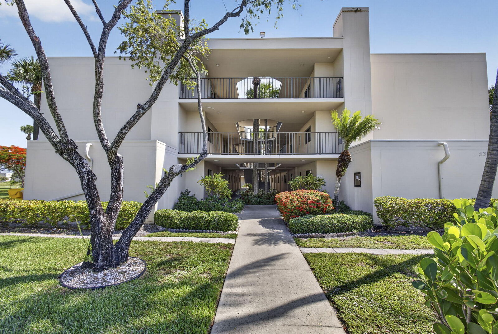 Property Photo:  5340 Las Verdes Circle 307  FL 33484 