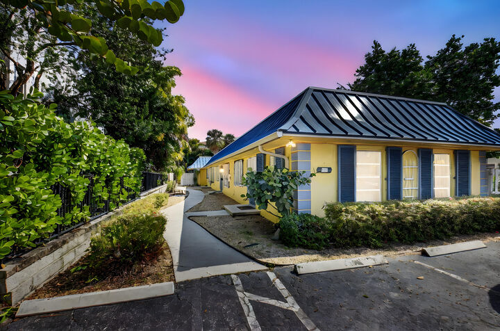 Property Photo:  111 SE 7th Avenue A  FL 33483 