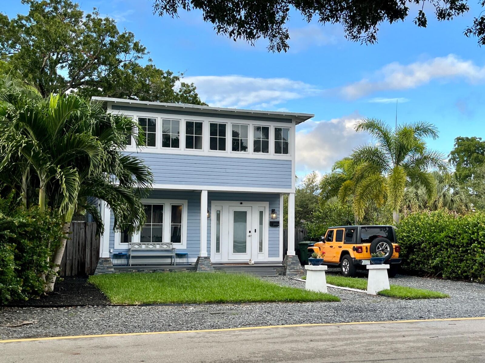 Property Photo:  1009 Tequesta Street  FL 33312 