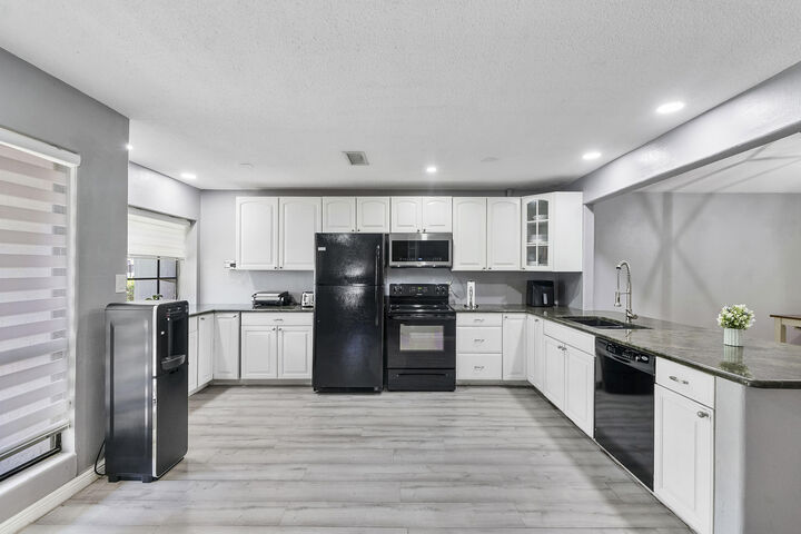 Property Photo: 4148 Palm Forest Drive S FL 33445