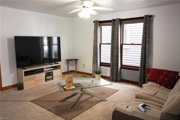 Property Photo: 121 Broad St VA 23707