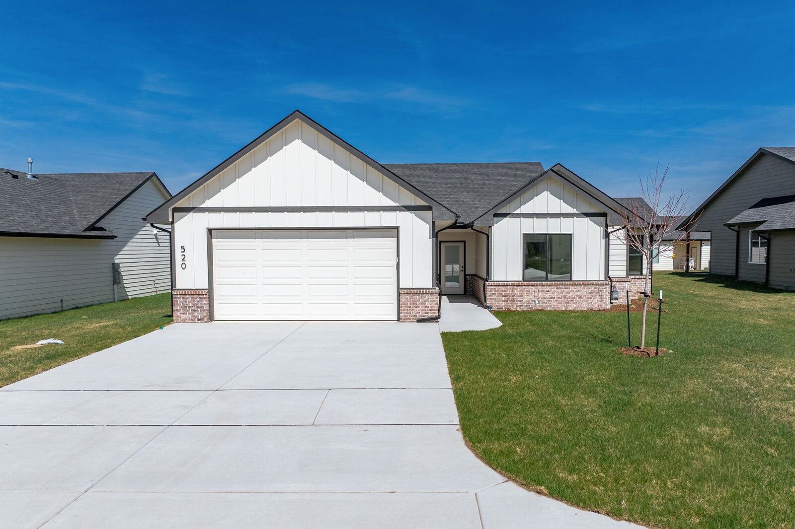Property Photo:  520 E Elmwood St  KS 67147-1124 