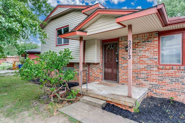 Property Photo:  2513 N Bleckley Dr  KS 67220-3019 