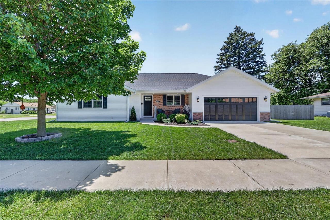 Property Photo:  2232 Rutledge Avenue  WI 53545 