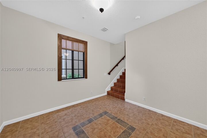Property Photo:  2767 Kinsington Cir 8-4  FL 33332 