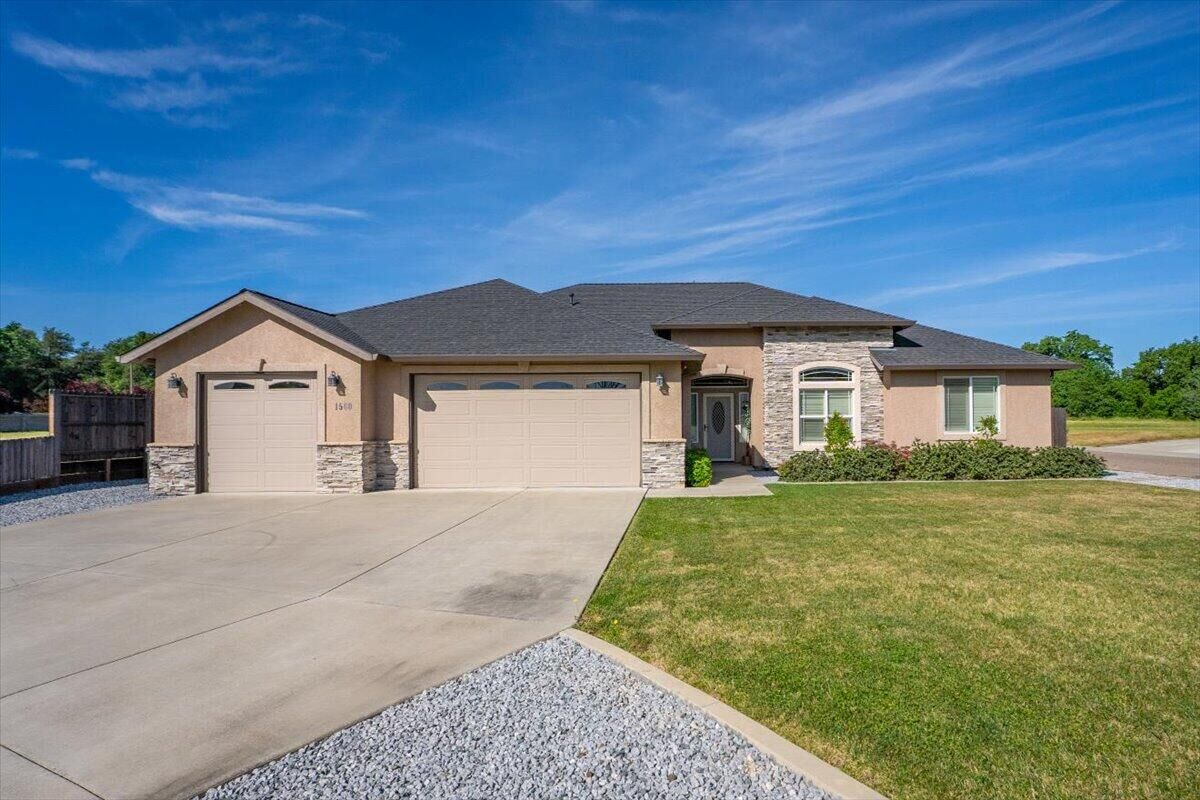 Property Photo:  1560 Carl Court  CA 96080 