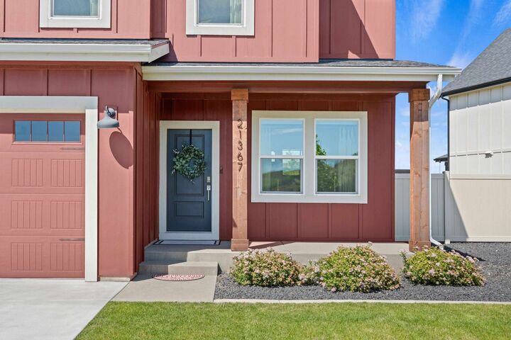 Property Photo: 21367 E Acadia Ct WA 99019