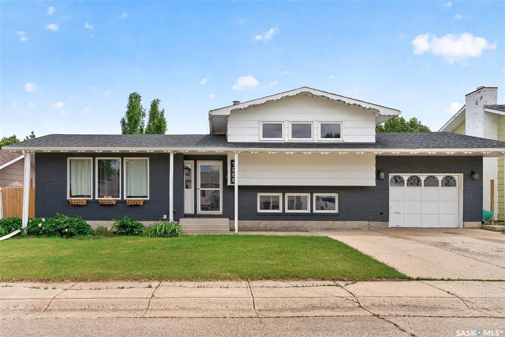 Property Photo: 1266 Maybery Crescent SK S6H 7B4
