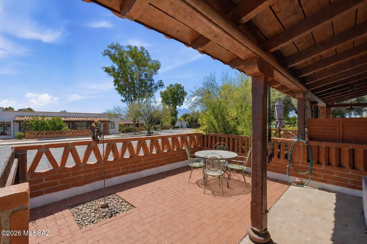 Property Photo:  356 S Paseo Quinta B  AZ 85614 