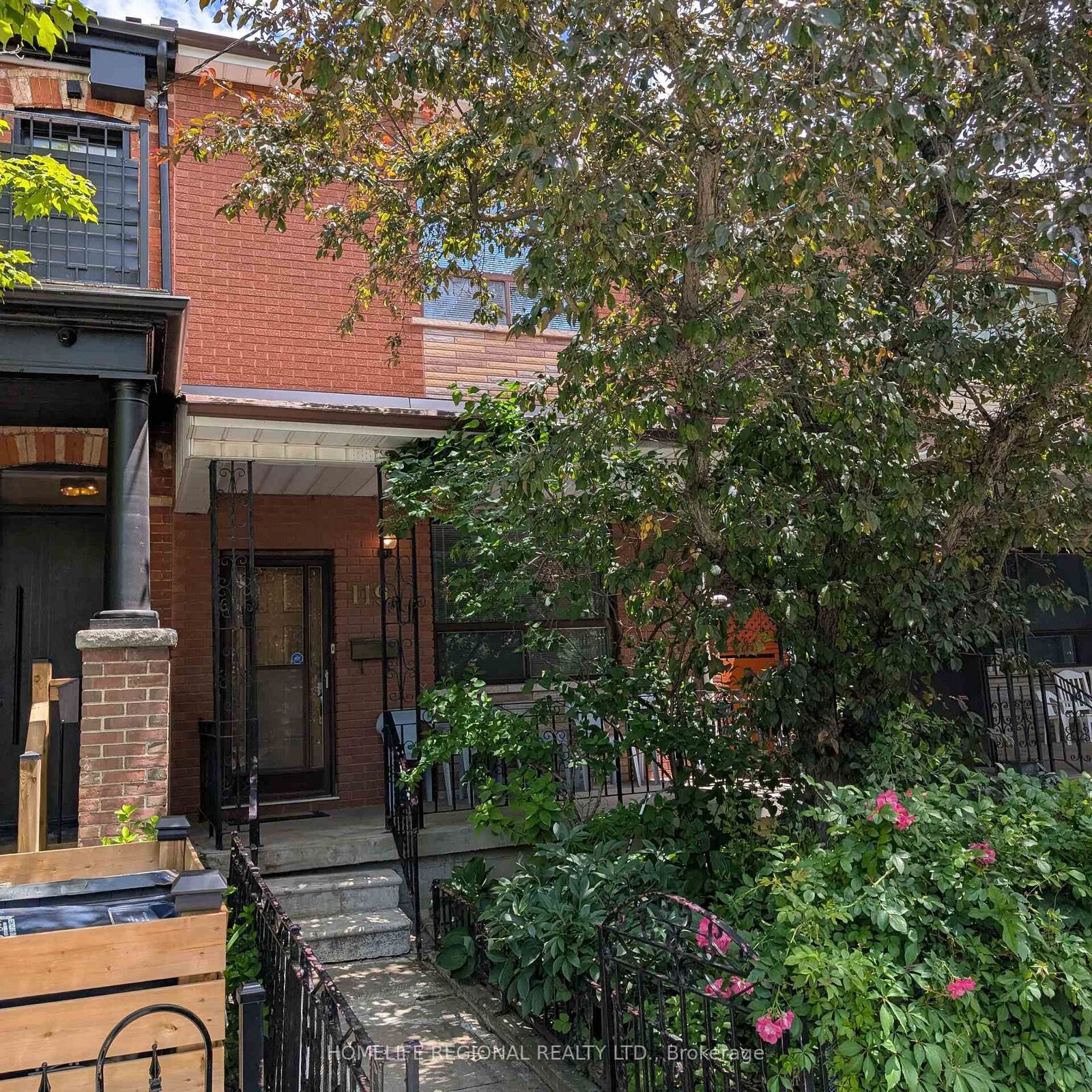 Property Photo: 119 Major Street ON M5S 2K9