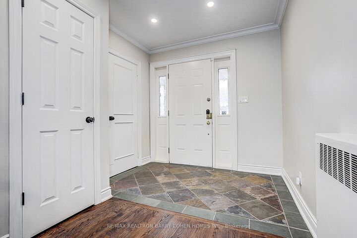 Property Photo: 19 Lower Links Road ON M2P 1H5