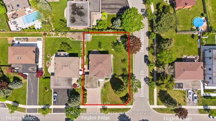 Property Photo:  304 Firglen Ridge  ON L4L 1N7 