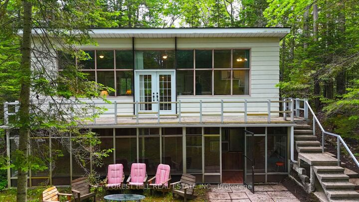 49 Leslie Street — photo 1