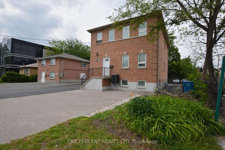 Property Photo: 204 Sheppard Avenue W ON M2N 1N1