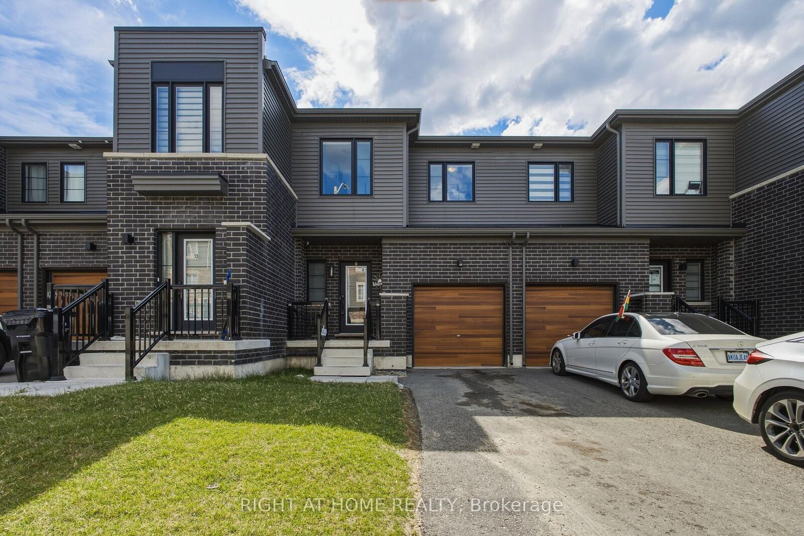 Property Photo: 15 Hay Lane ON L9J 0V6