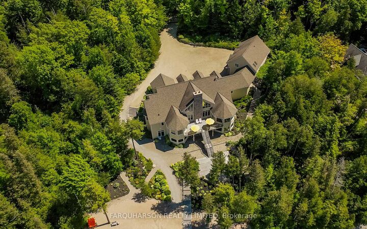 Property Photo:  114 Melissa Lane  ON L9M 0T8 