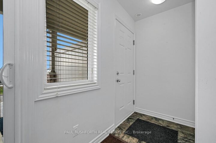 Property Photo: 137 Harthill Way N L ON K2J 5V1