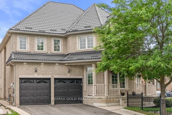 Property Photo: 39 Trailhead Crescent ON L6R 3H2