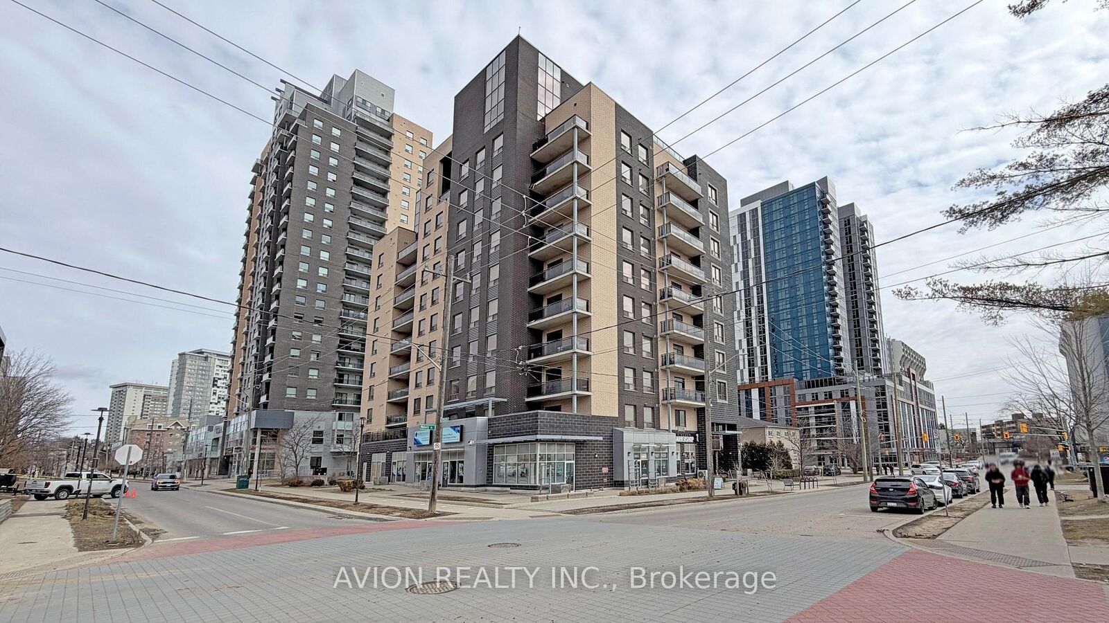 Property Photo: 8 Hickory Street W 806 ON N2L 3H6