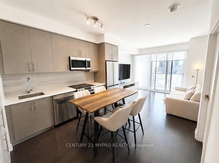 Property Photo: 95 Oneida Crescent 611 ON L4B 0H5