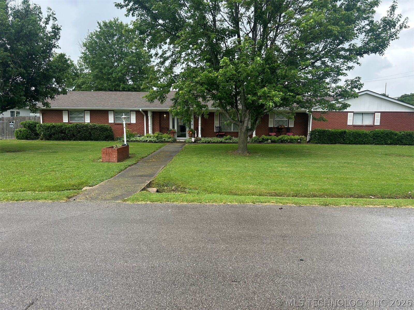 Property Photo: 207 S Taylor Avenue OK 74467