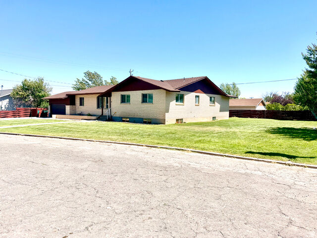 Property Photo:  241 W 250 S  UT 84078 