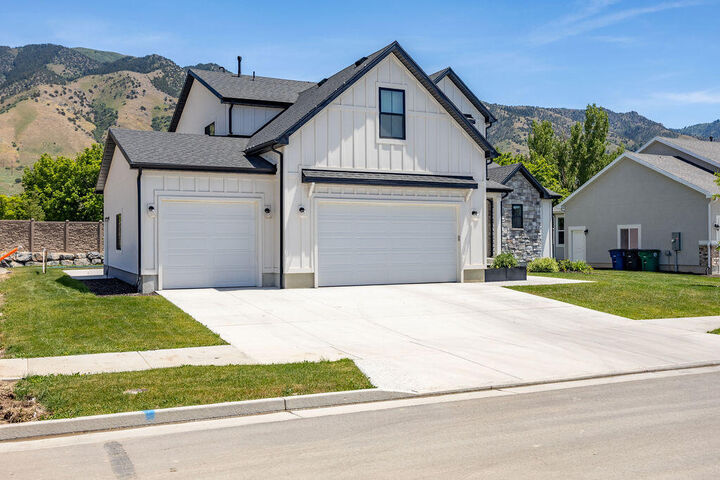 Property Photo: 630 N 275 E UT 84332