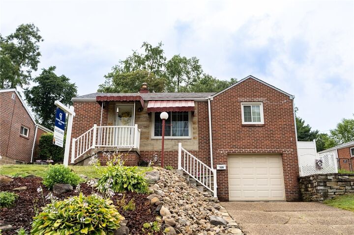 Property Photo:  320 Glencoe Dr  PA 15122 