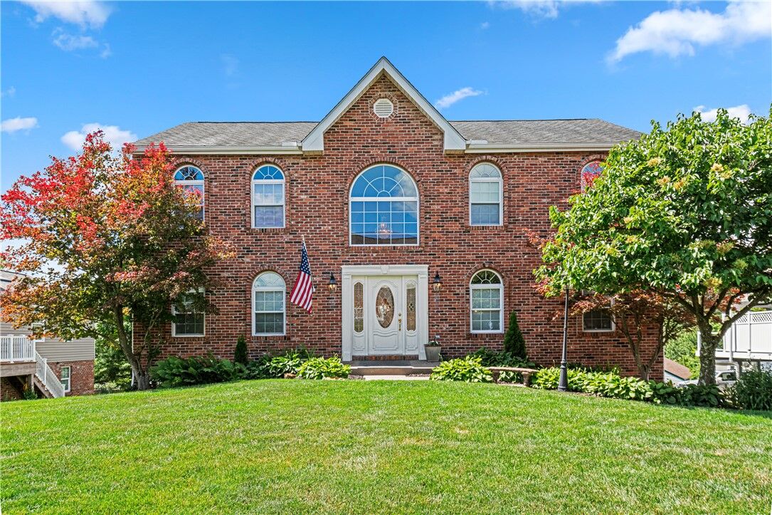 Property Photo:  105 Forest Glen Dr  PA 15126 