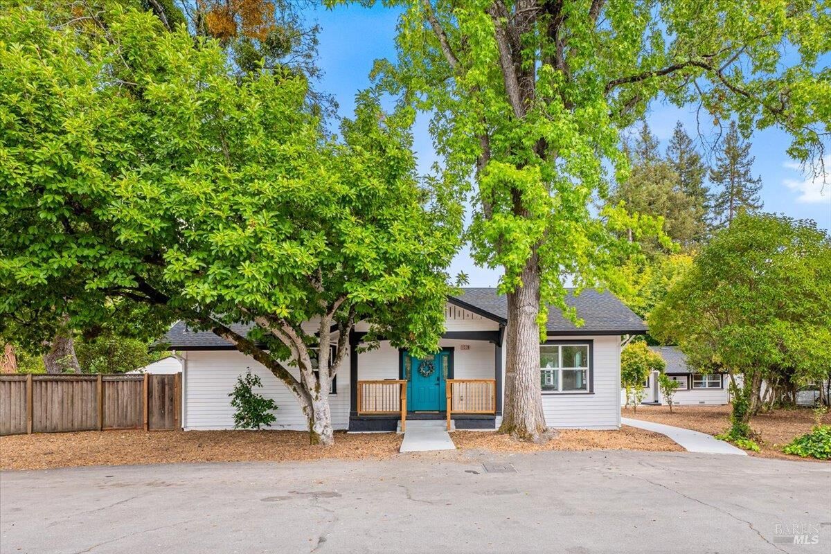 Property Photo:  1524 Fair Oaks Court  CA 95404 