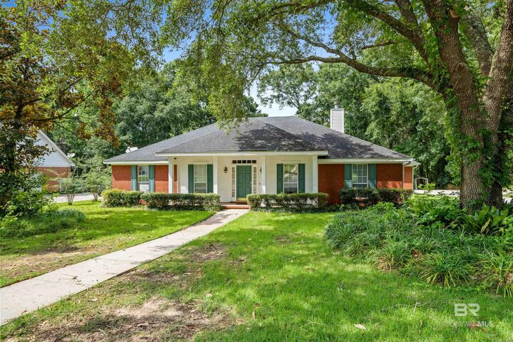Property Photo: 31251 Woodland Way AL 36527