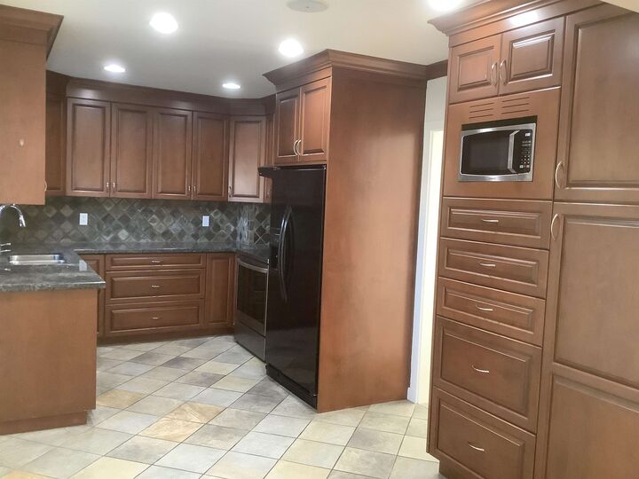 Property Photo: 537 Draycott Street BC V3J 6M4
