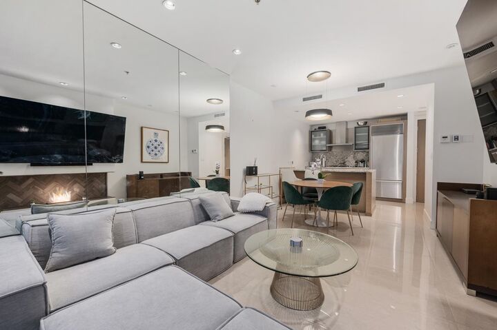 Property Photo: 1111 Alberni Street 3403 BC V6E 4V2