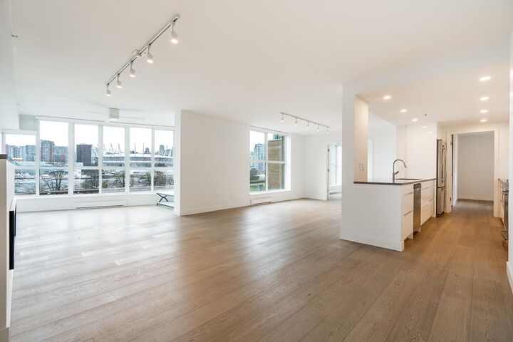 Property Photo: 1188 Quebec Street 403 BC V6A 4B3