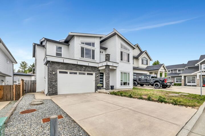33131 Benedict Boulevard — photo 1
